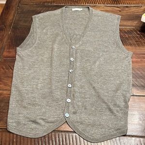 Sweater vest